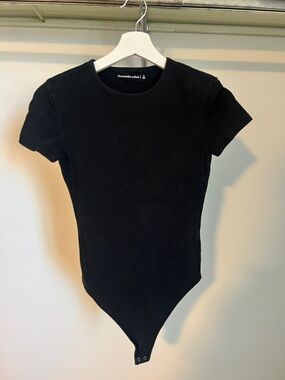 Abercrombie & Fitch Black Short Sleeve Snap-Front Bodysuit